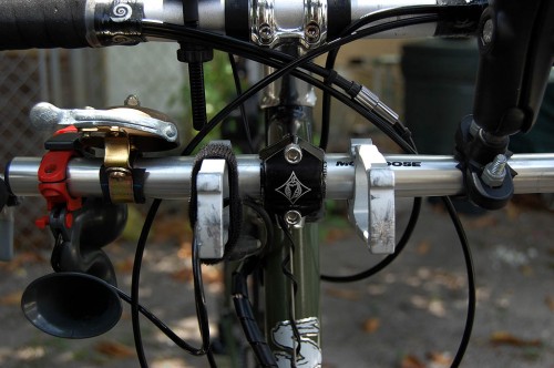 Second Stem on Surly Long Haul trucker, showing AirZound horn at left